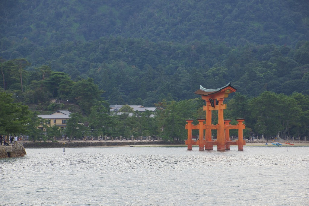 hiroshima_itsukushima_shrine_1_djp